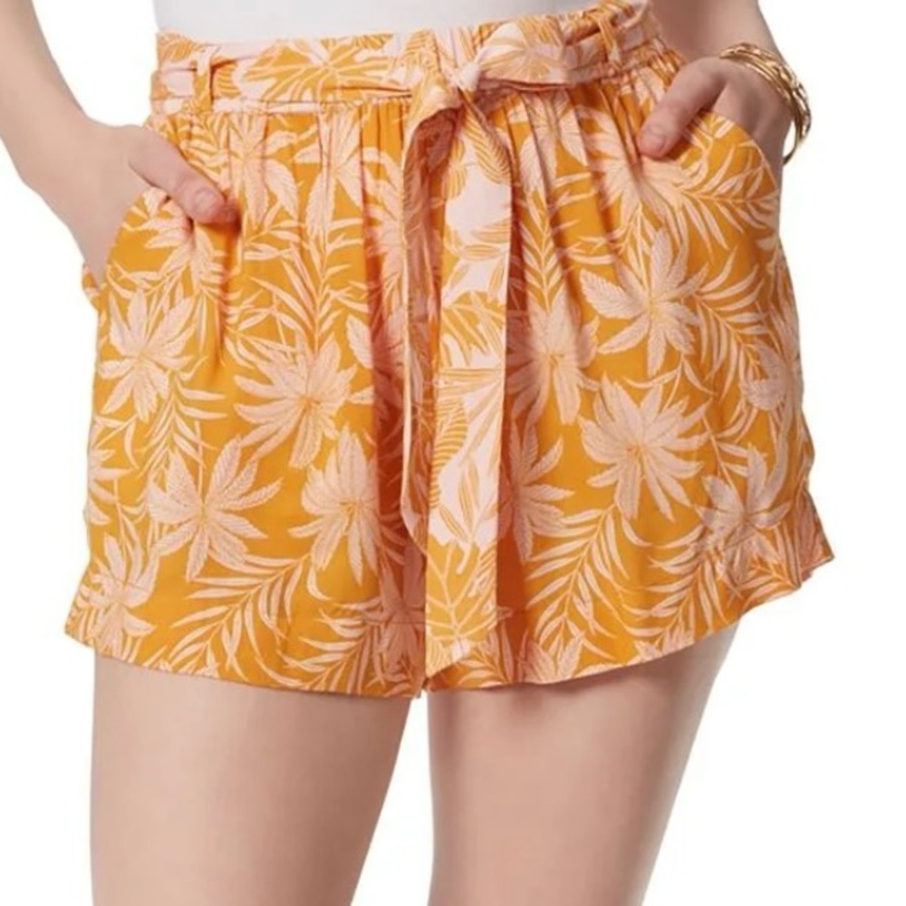 New with tags- Jessica Simpson women’s tie waist shorts